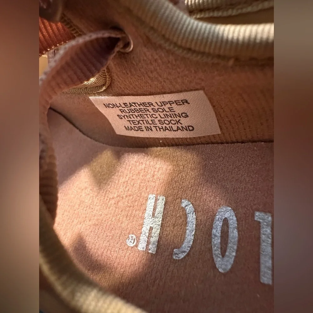 NEW Girl's Annie Tyette Dance Shoe Size Little Girl 8.5 Beige
